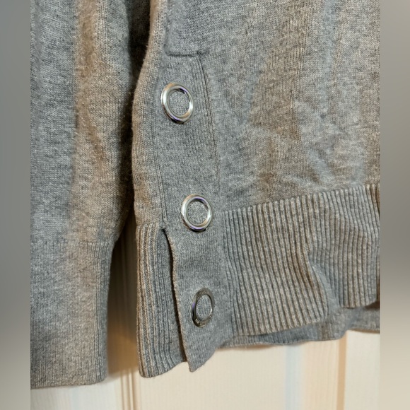 Michael Kors crewneck grommet gray sweater, size S - Picture 3 of 3